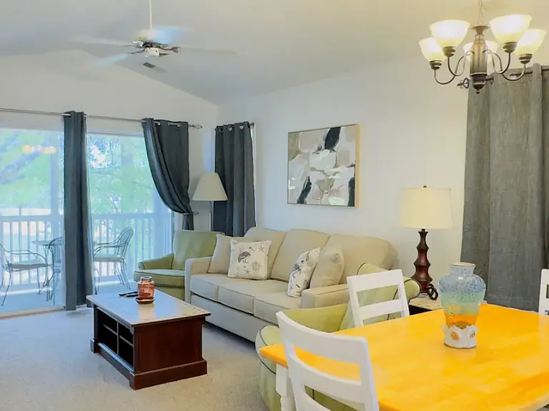529 White River Dr #19I — Photo 3