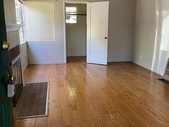 2nd image of 2121 Williams St