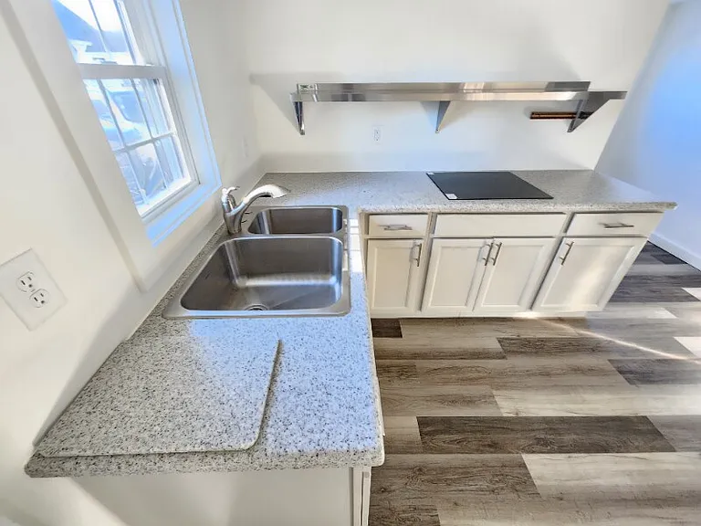 17 Bruce St #2 — Photo 5
