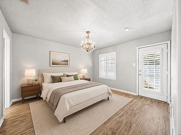 3rd image of 12446 STARCREST DR #402