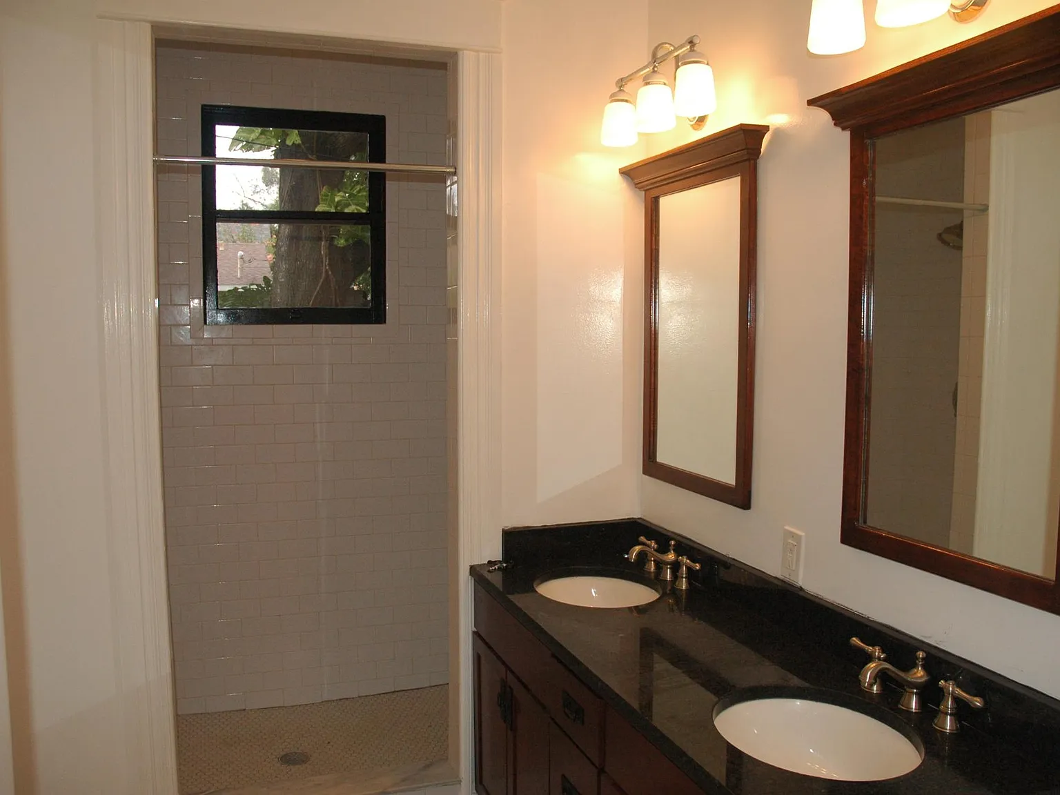 3 bed, 1800 sqft, $2,950 — Photo 2