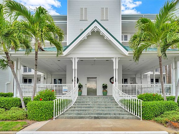 5th image of 2700 Ocean Dr APT 105