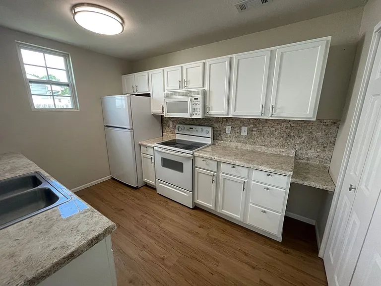 1512 Typhoon Ct — Photo 7