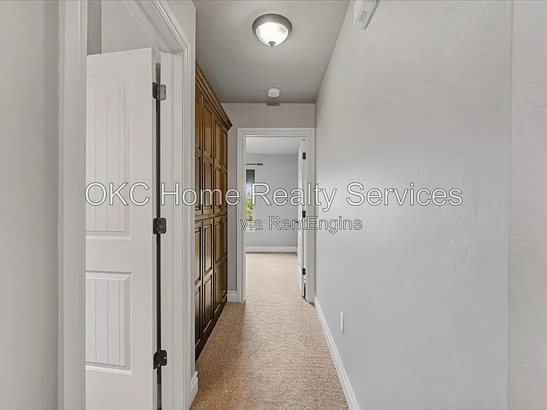 625 NE 23rd St — Photo 10