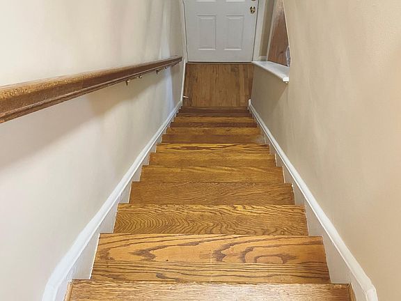 4th image of 435 James Ct