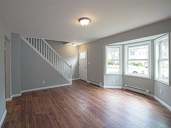 5th image of 22 Bailey Dr