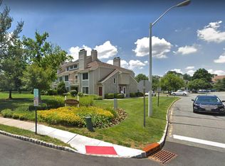 55 Chatham Sq, Parlin, NJ 08859