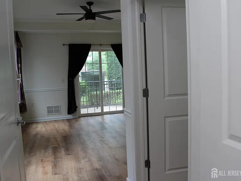 611 Doral Ct — Photo 31