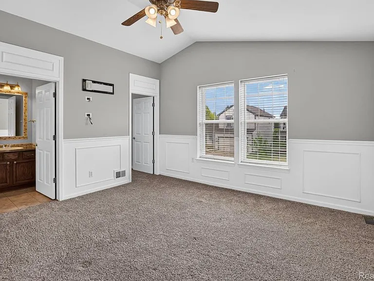 5001 Meadow Crest Cir — Photo 20
