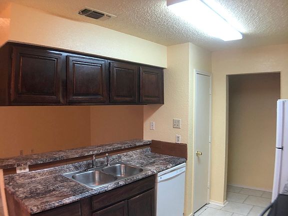 5th image of 2510 Summer Place Dr