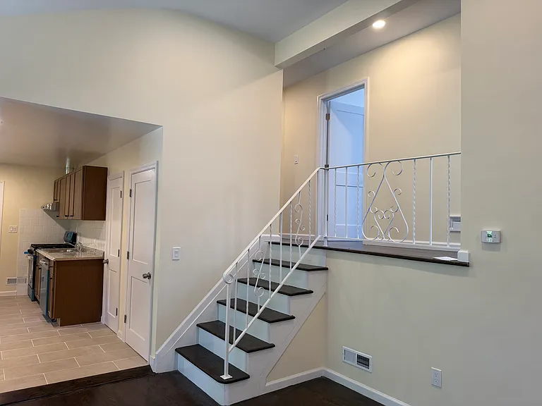 11 Holle Pl #1 — Photo 4