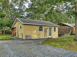 21 Chestnut St, Waretown, NJ 08758