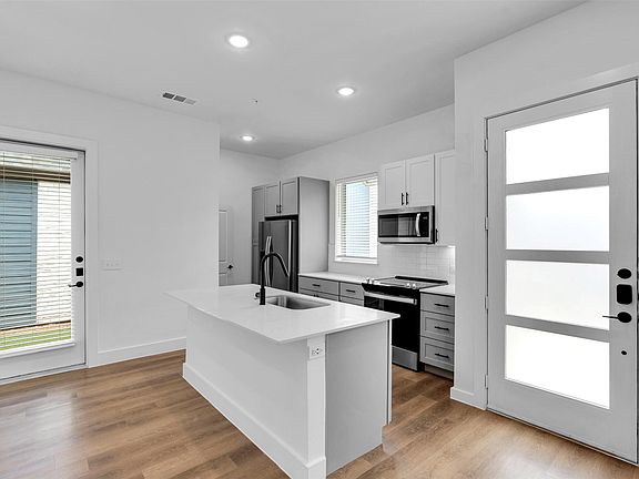5th image of 1351 Provident Dr #1351