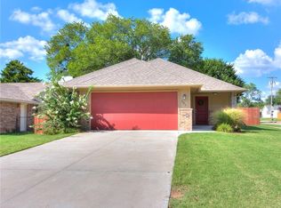 201 W 10th St, Edmond, OK 73003