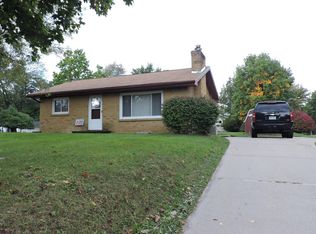 2871 Pine Tree Rd, Lansing, MI 48911