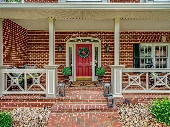 4th image of 1409 Evergreen Ct