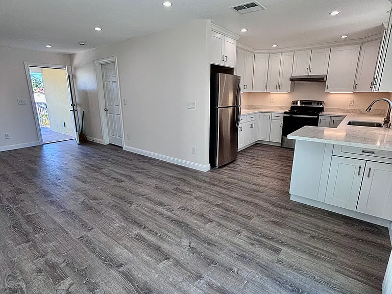 1431 Wabash St — Photo 3