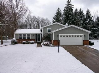 2384 Silver Springs Dr, Stow, OH 44224