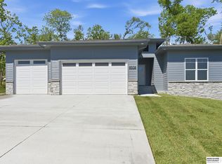12511 Carpenter St, Papillion, NE 68046