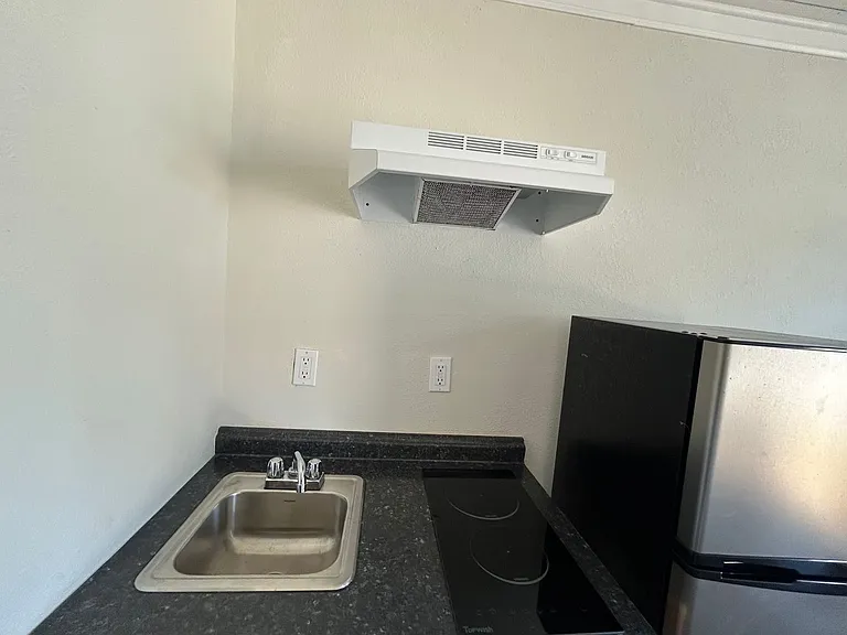 2905 E 12th Ave — Photo 12