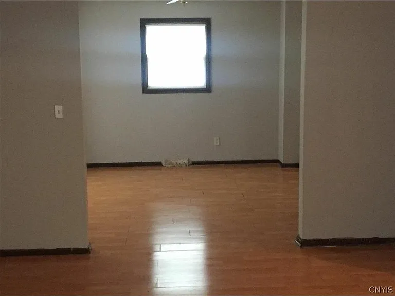627 Cannon St — Photo 2