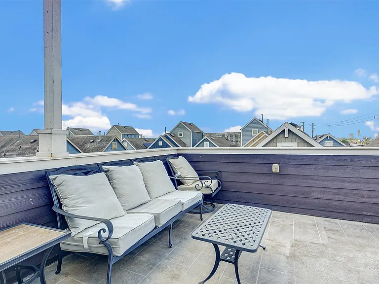 720 N Shepherd Dr — Photo 36