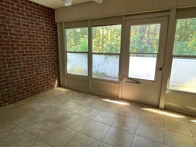 3 bed, 1225 sqft, $1,600 — Photo 4