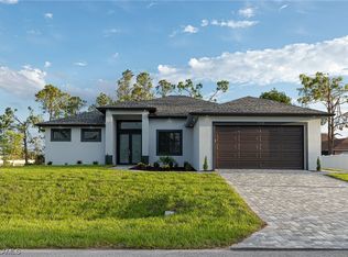 1124 NE 35th Lane Cpe, Coral, FL 33909