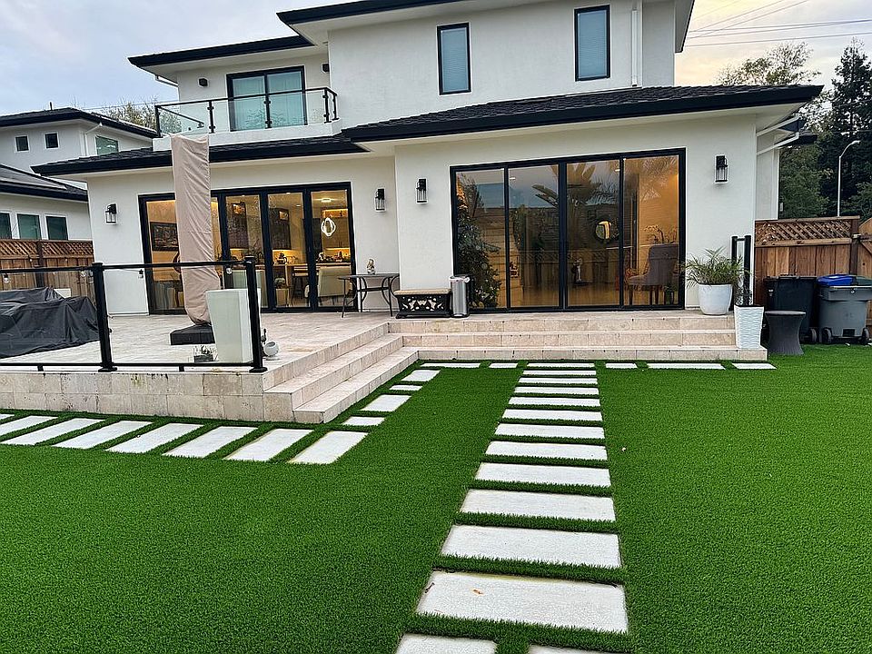 2nd image of 1700 Peacock Ave