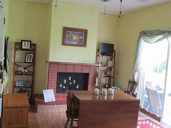 4th image of 110 Knoll Dr
