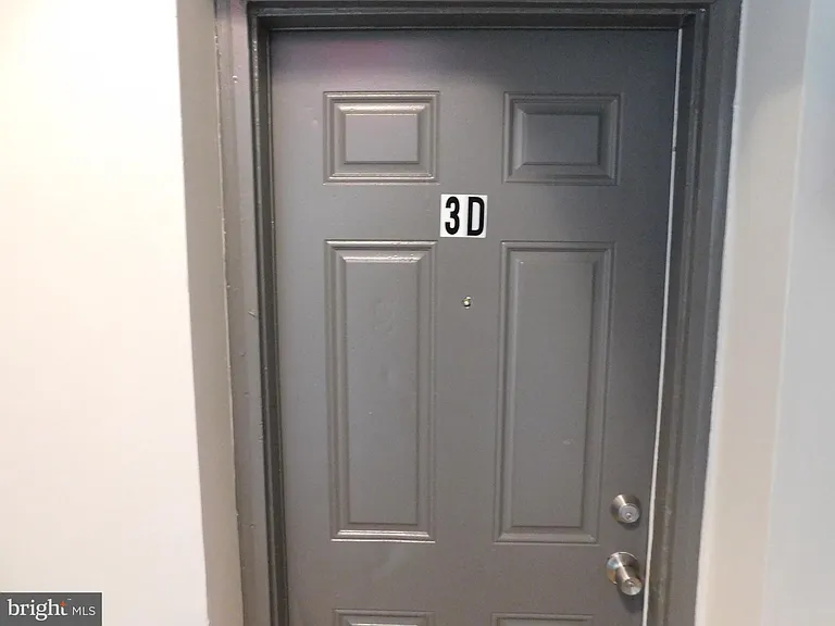 2427 Lakeview Ave #3D — Photo 2
