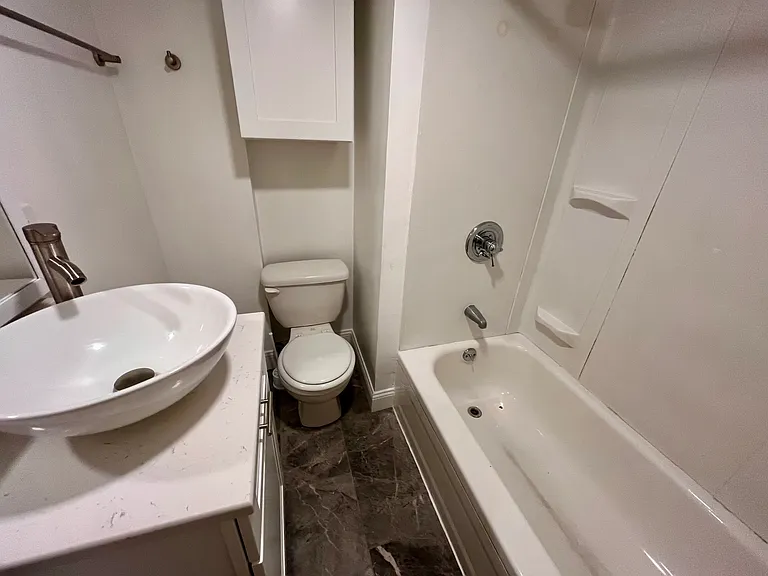 88 Chestnut St #2R — Photo 7