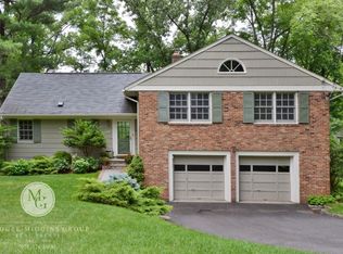 11 Knob Hill Dr, Summit, NJ 07901