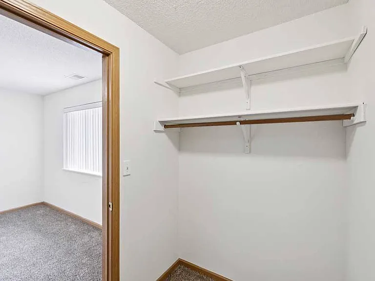 Northbrook Apartments — Photo 340