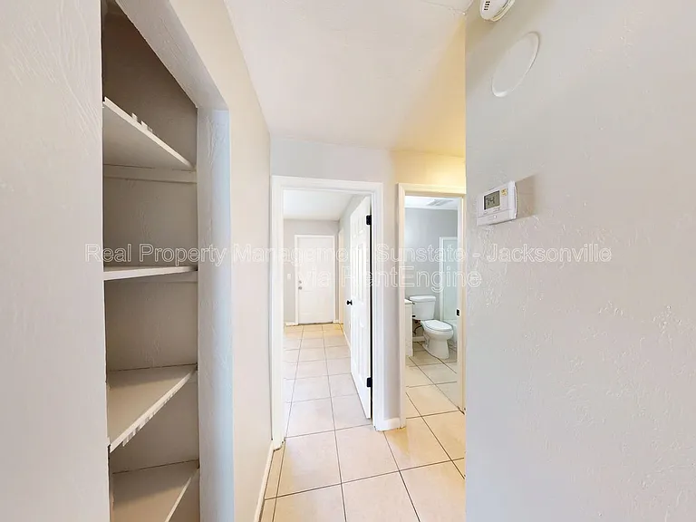 1010 Bronson St #3 — Photo 7