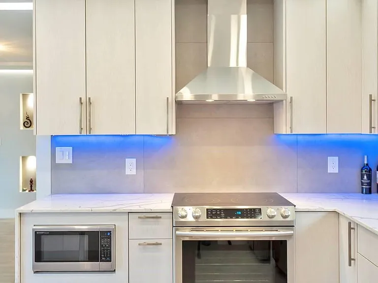 2417 Bayview Dr — Photo 23