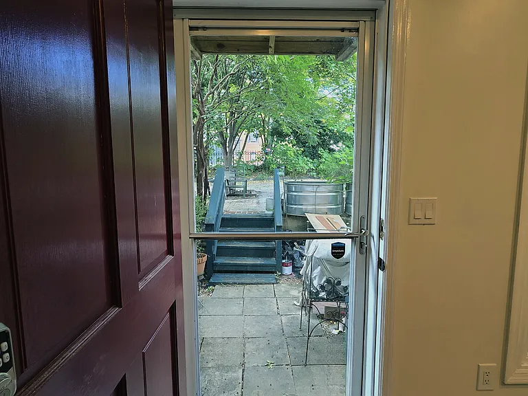 514 Saint Mary St — Photo 6