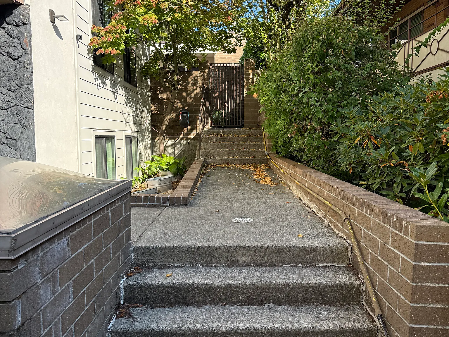 2 bed, 980 sqft, $2,900 — Photo 2