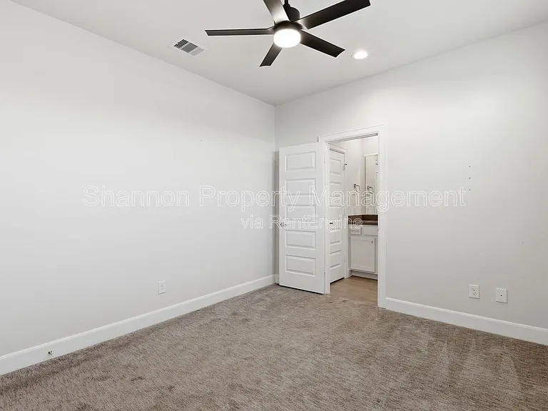 3024 Charline Ave — Photo 8