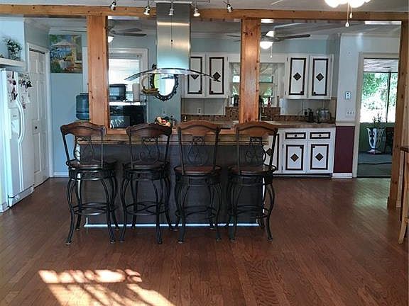 3rd image of 119 Bel Air Cir
