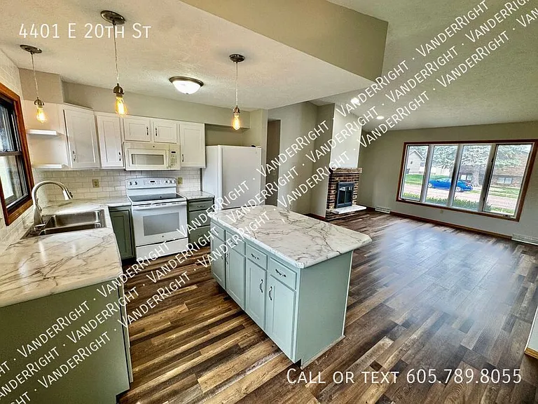 4401 E 20th St — Photo 6