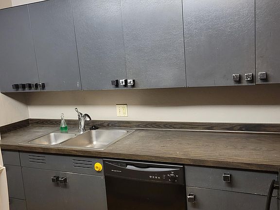 3rd image of 2801 NW Morningside Dr #D