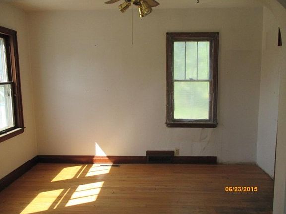 5th image of 35620 Lily St NW