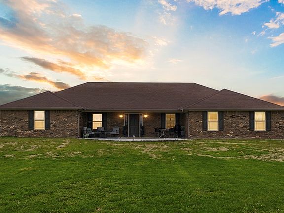 2nd image of 562 Rheas Mill Rd