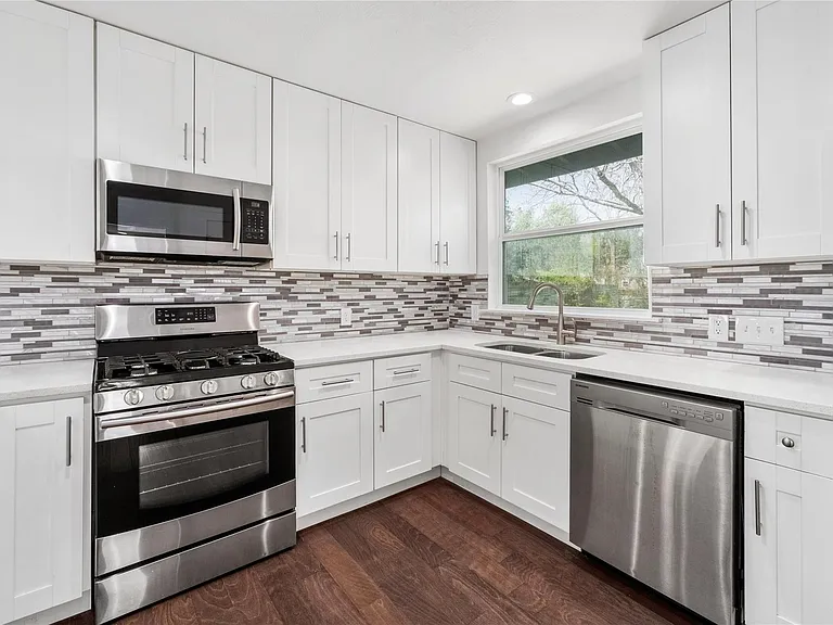 6414 Kenilworth Dr — Photo 7