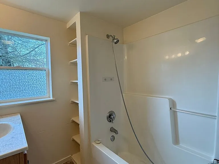 1133 Irvington Dr — Photo 25