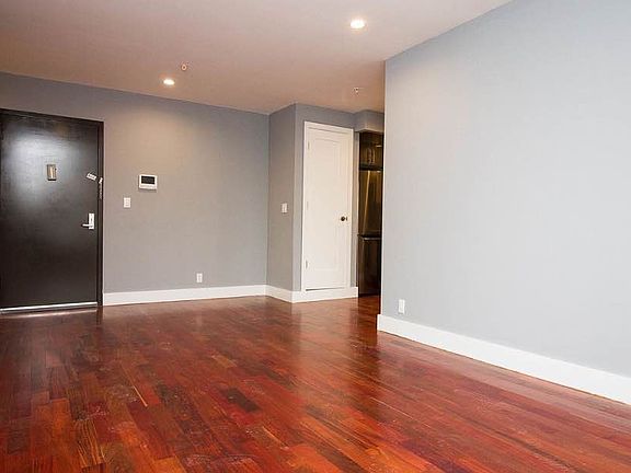 2nd image of 804 Jefferson Ave #1F
