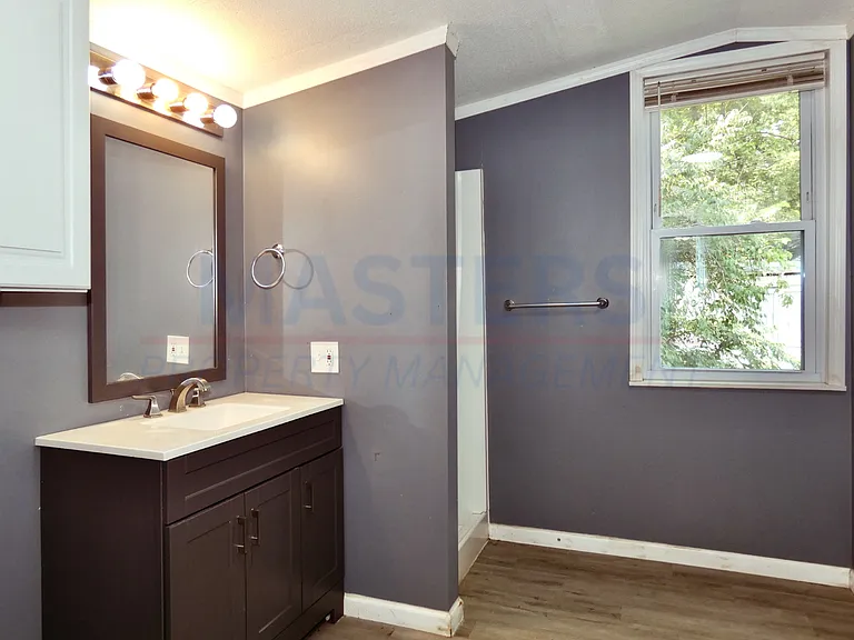 10635 Ford Rd — Photo 22