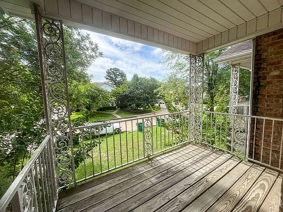 5th image of 6131-6137 Summerhill Pl