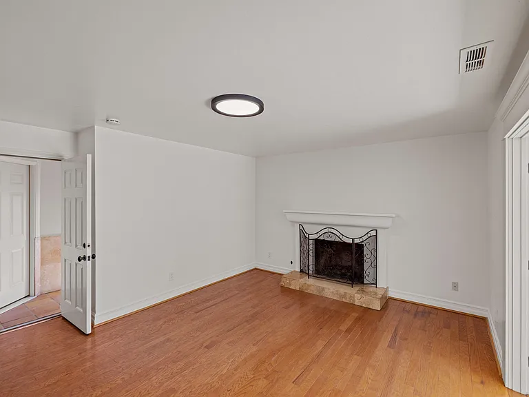 1225 Mescal St #B — Photo 12
